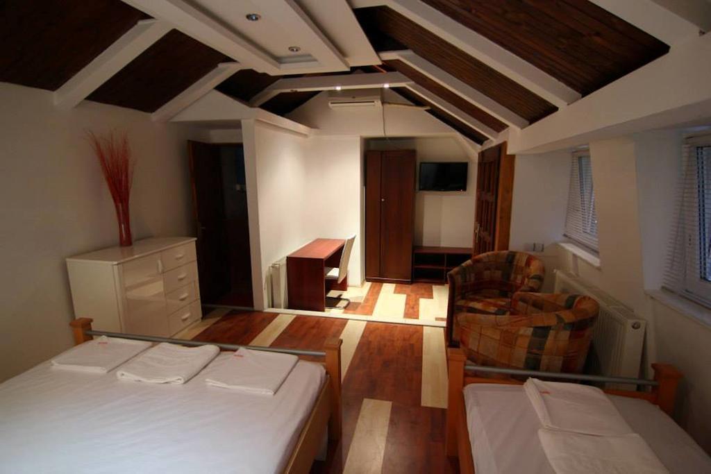 Lira Inn Ni Habitación foto