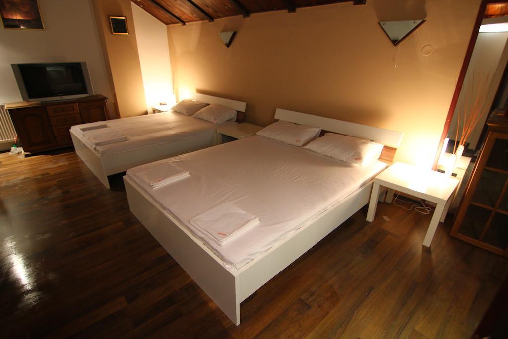 Lira Inn Ni Habitación foto