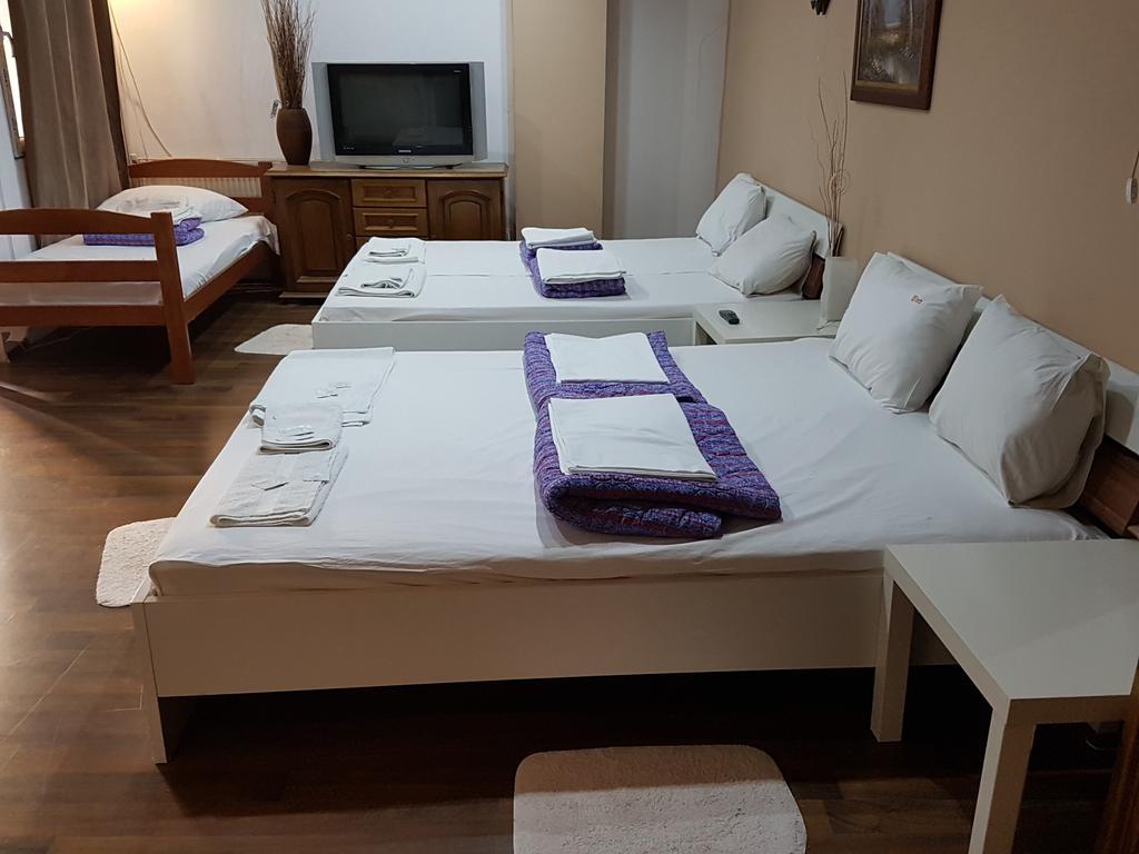 Lira Inn Ni Exterior foto