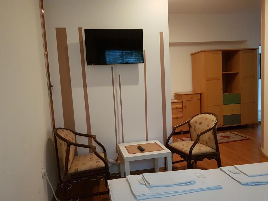 Lira Inn Ni Exterior foto