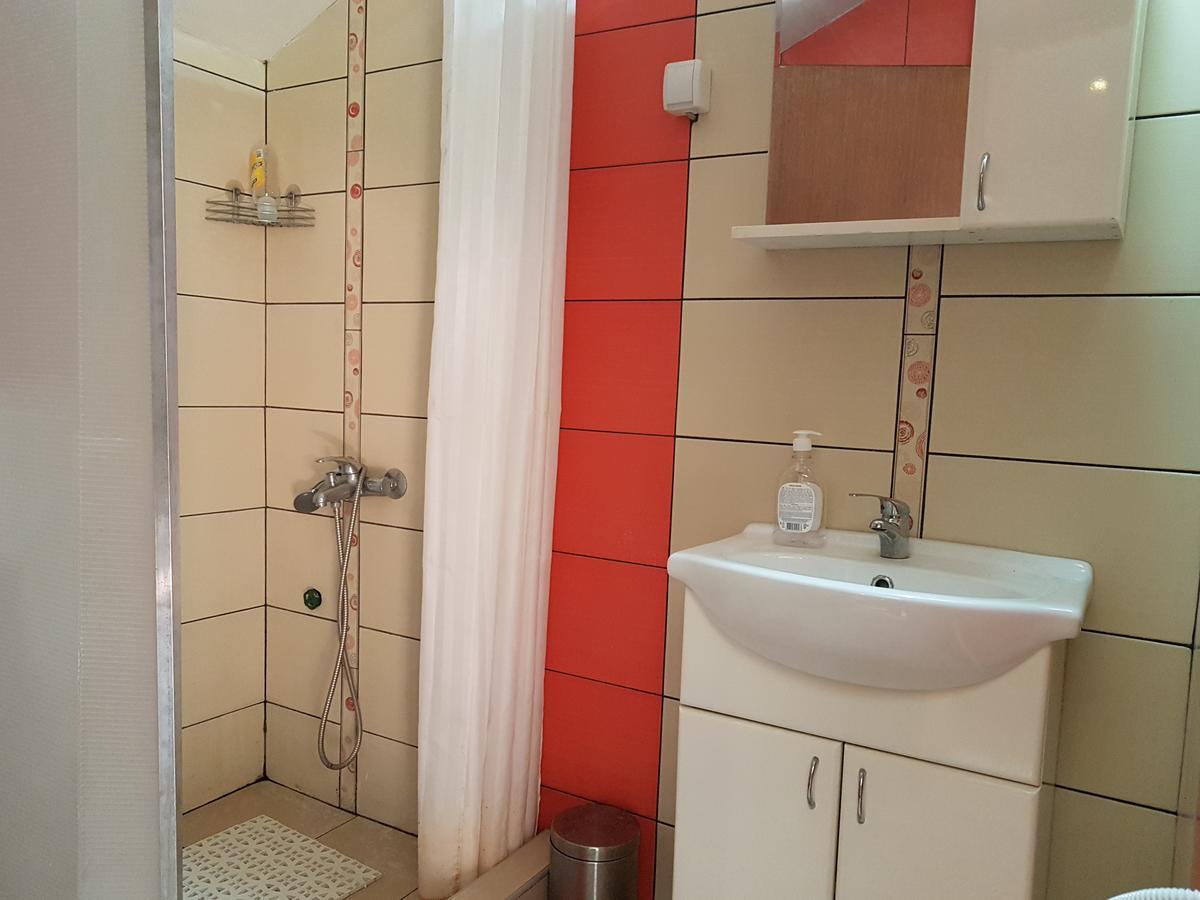 Lira Inn Ni Exterior foto